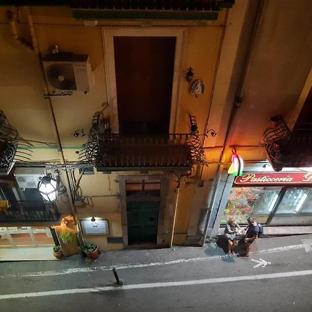 Centrale Appartamento Taormina Bagian luar foto